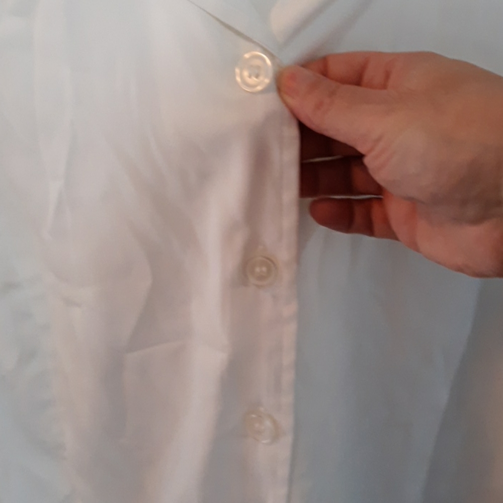 White blouse - Picture 3 of 5